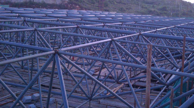 贺州概述网架加工中对钢材的质量的过细恳求